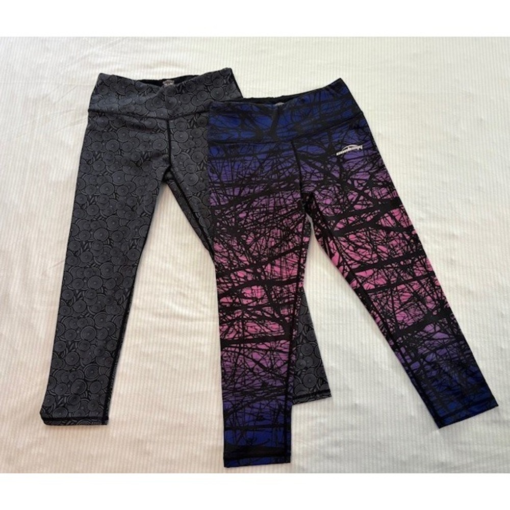2 pairs COOLOMG leggings, size small, capri length
